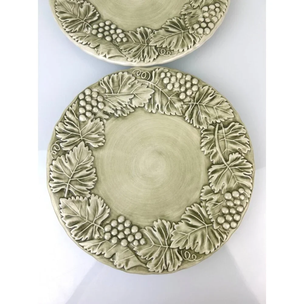Williams Sonoma Napa Sage Green Italy Leaf & Grape Salad Plates 8.75